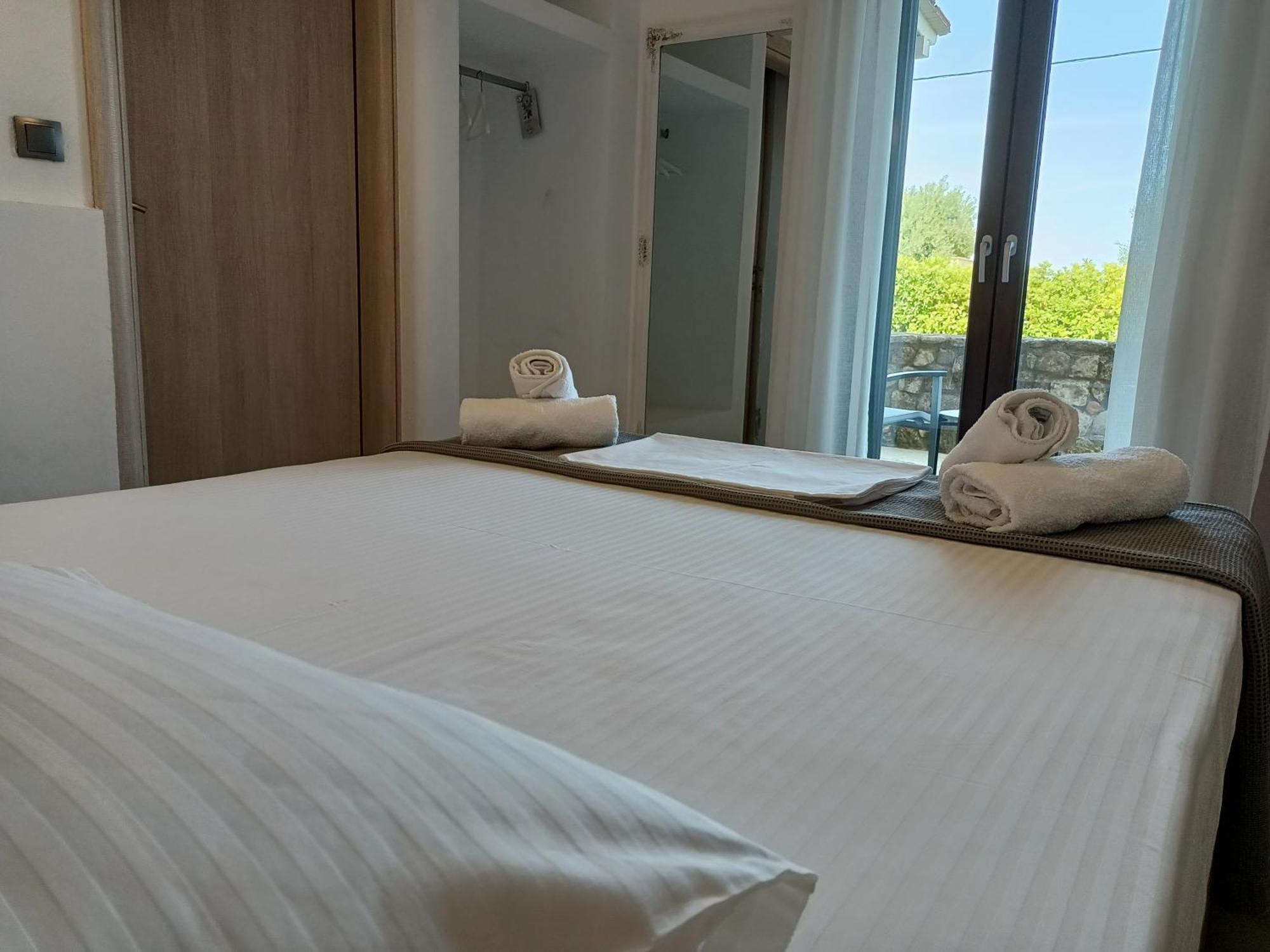 Marios Garden House Apartment Afytos Phòng bức ảnh