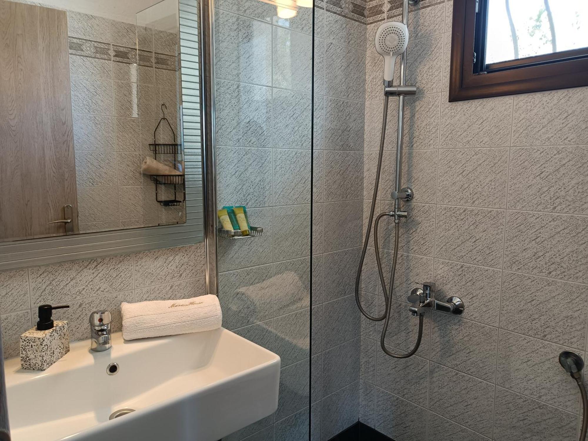 Marios Garden House Apartment Afytos Phòng bức ảnh
